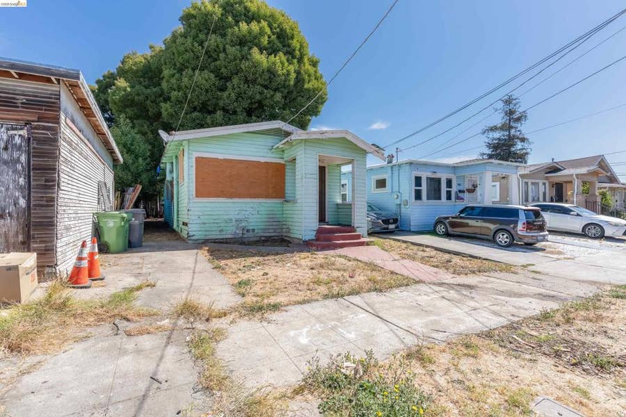 Property photo for 7014 Holly St, Oakland, CA