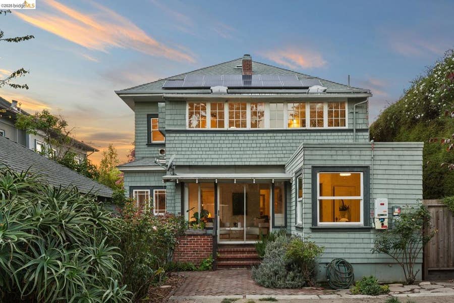 Property photo for 2833 Regent St, Berkeley, CA