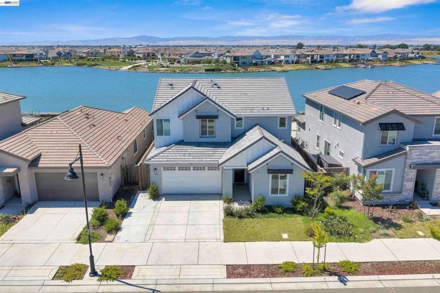 Property photo for 3098 Mulholland Dr, Lathrop, CA