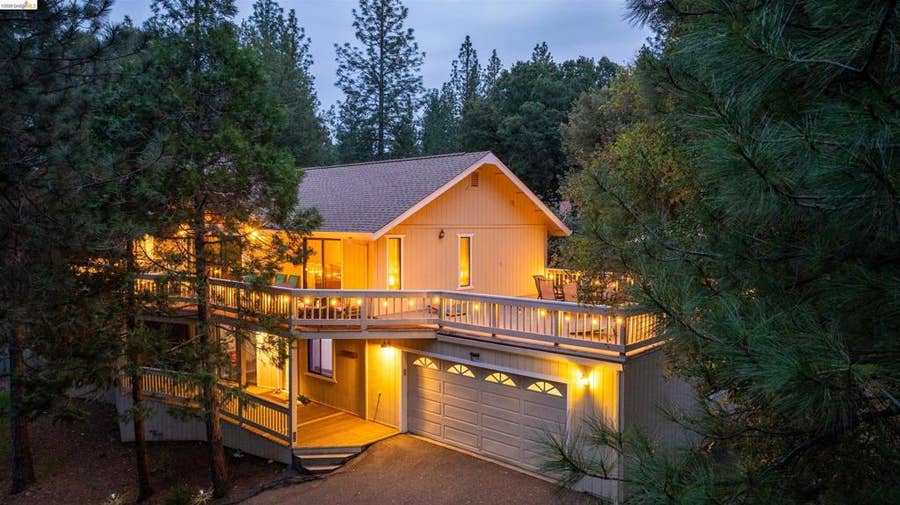 Property photo for 19652 Butler Way, Groveland, CA