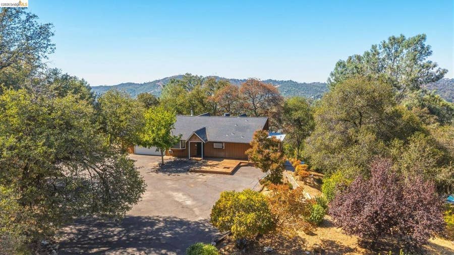 Property photo for 999 Cemetery Lane, Sonora, CA