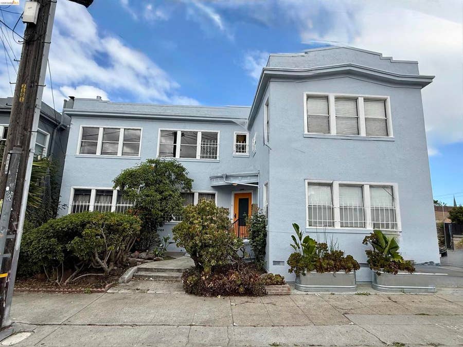 Property photo for 3999 Clarke St, Oakland, CA