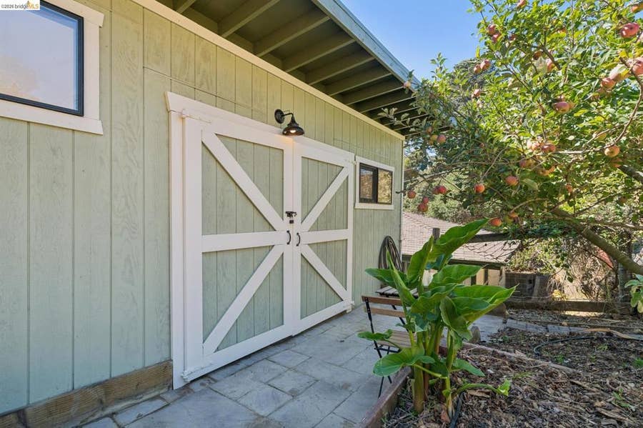Property photo for 6120 N Arlington Blvd, San Pablo, CA