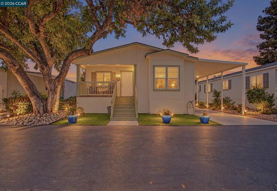 Property photo for 156 Tiki Ln, Pittsburg, CA