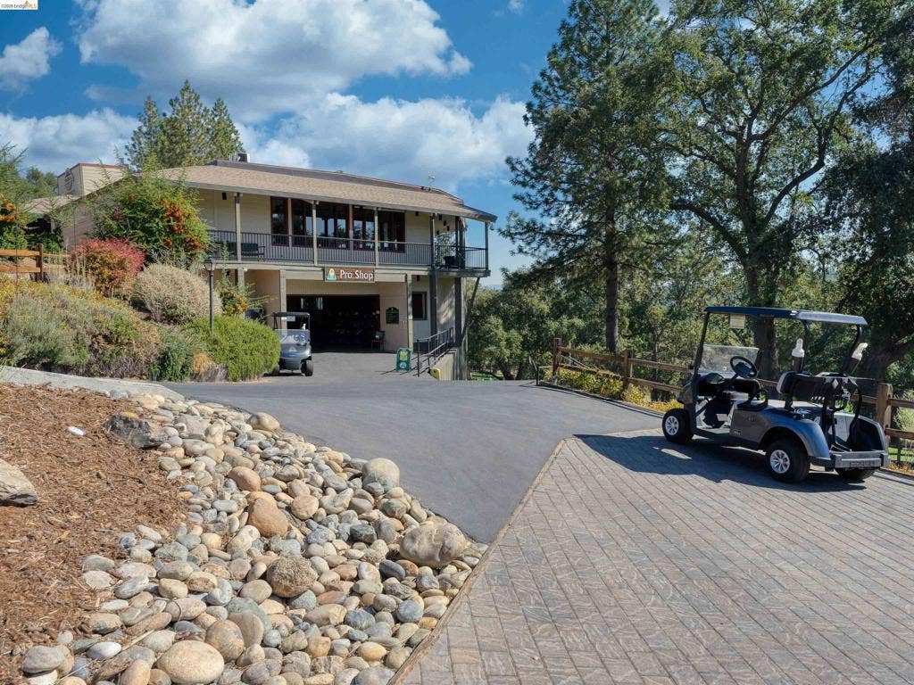 19991 Pine Mountain Dr., Groveland, CA 95321 19991 Pine Mountain Dr., Groveland, CA 95321