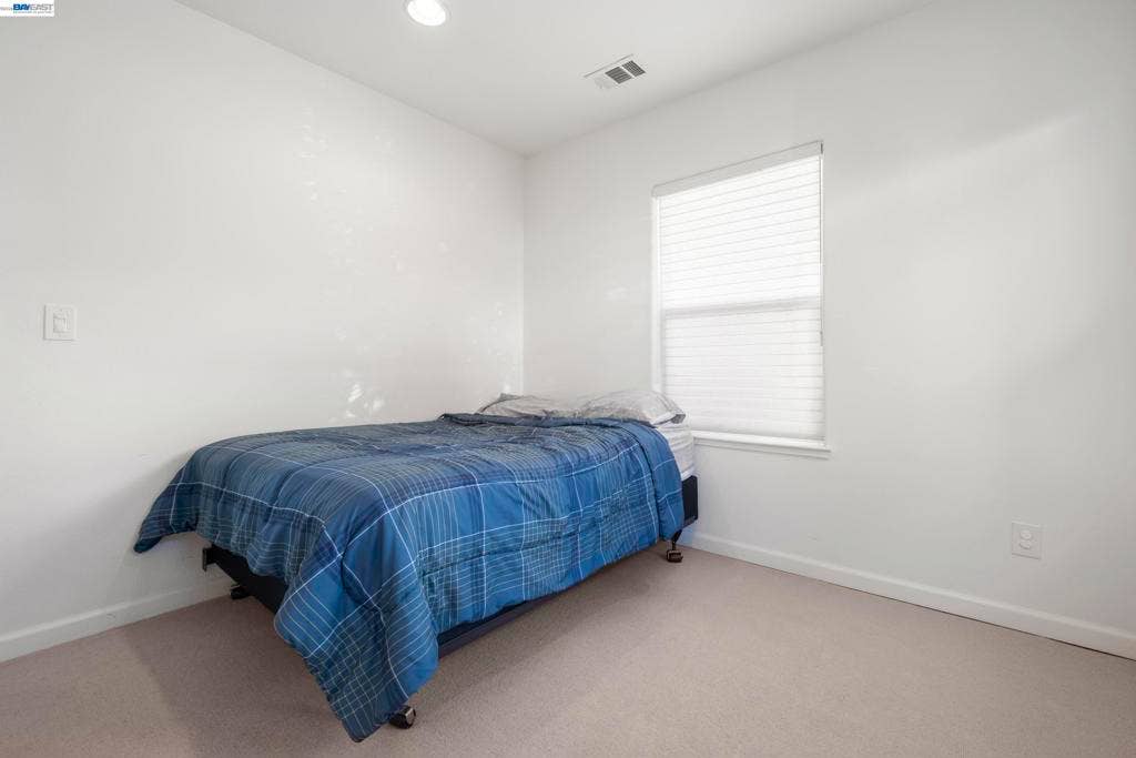8957 Lawlor St, Oakland, CA 94605