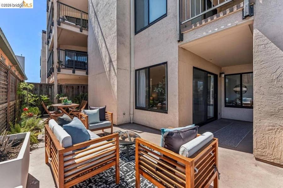 Property photo for 322 Hanover Ave, #212, Oakland, CA