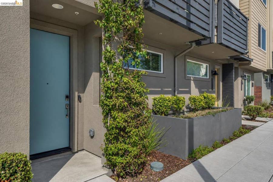 Property photo for 2229 Myrtle ST, Oakland, CA