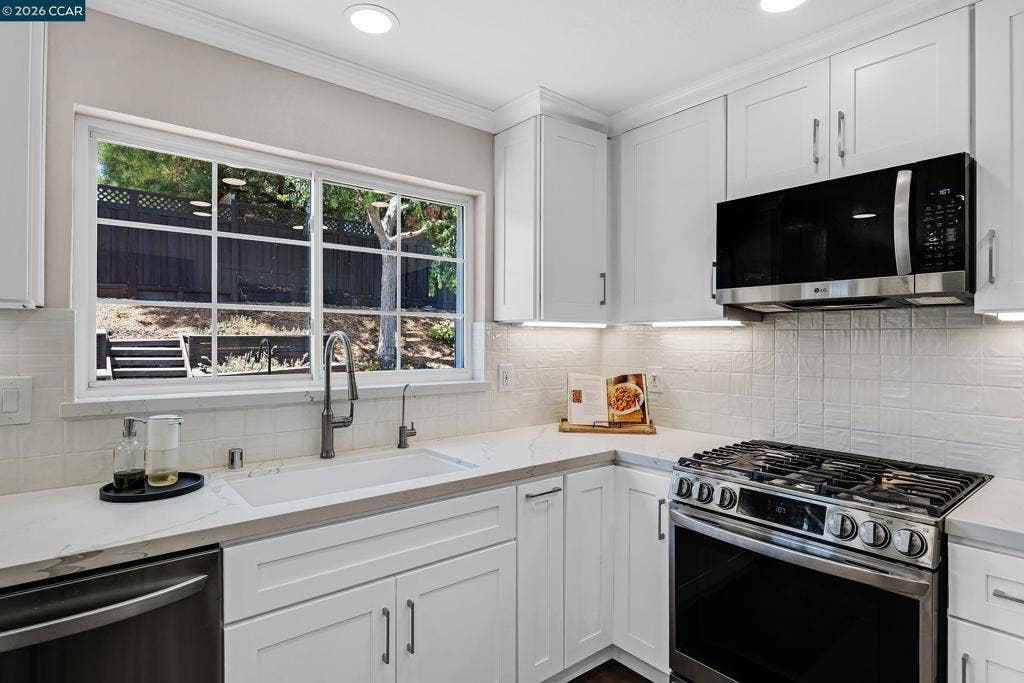 11698 Serra Ct, Dublin, CA 94568