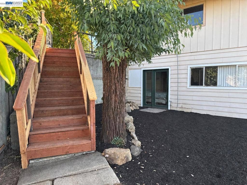 28016 Whitestone Ct, Hayward, CA 94542