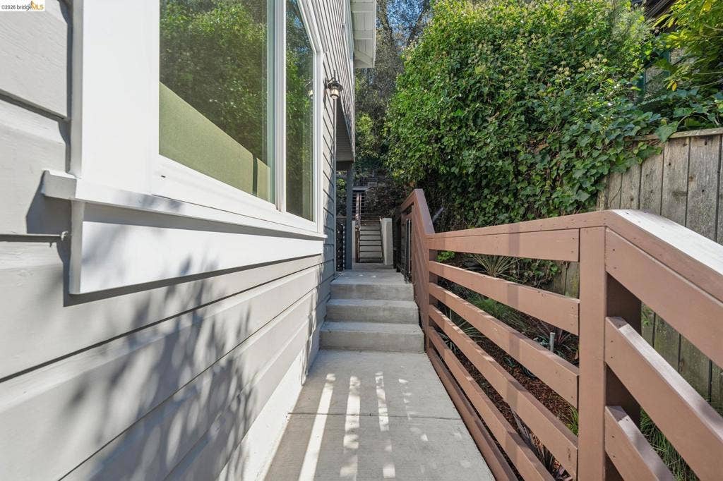 189 Fairlawn Dr, Berkeley, CA 94708