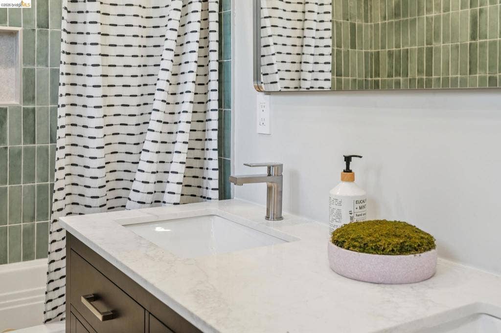 189 Fairlawn Dr, Berkeley, CA 94708
