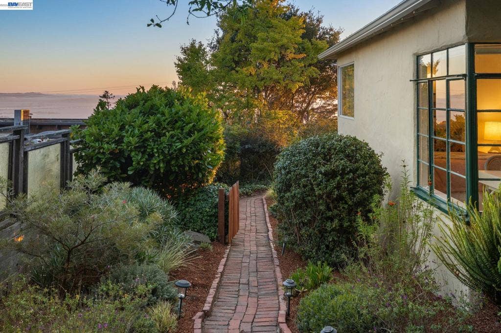 748 KEELER AVE, Berkeley, CA 94708