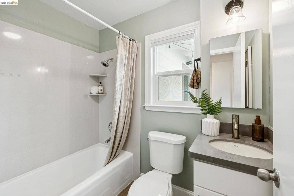 811 Lexington Ave, El Cerrito, CA 94530