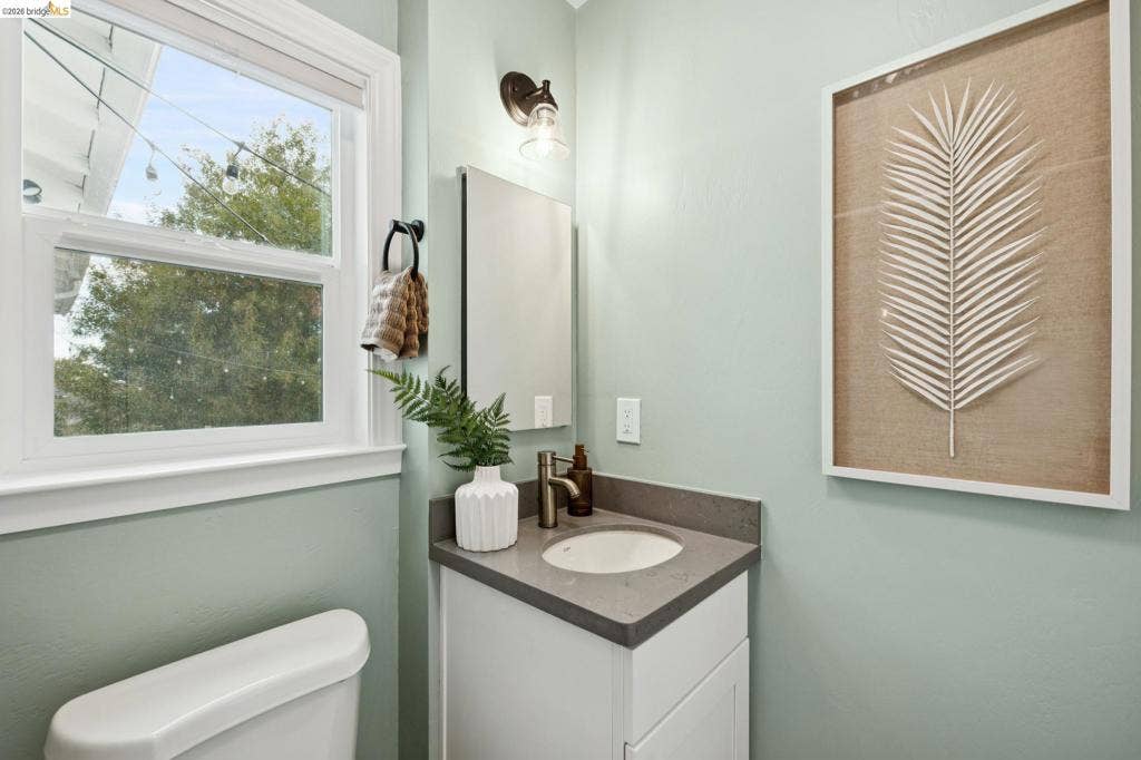 811 Lexington Ave, El Cerrito, CA 94530