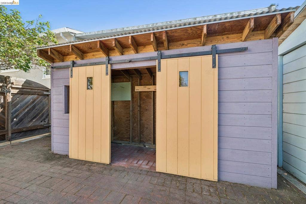 5819 Patton Street, Oakland, CA 94618-1624