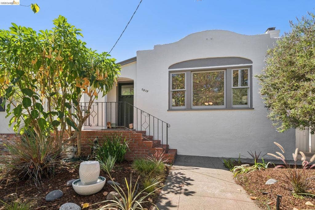 5819 Patton Street, Oakland, CA 94618-1624