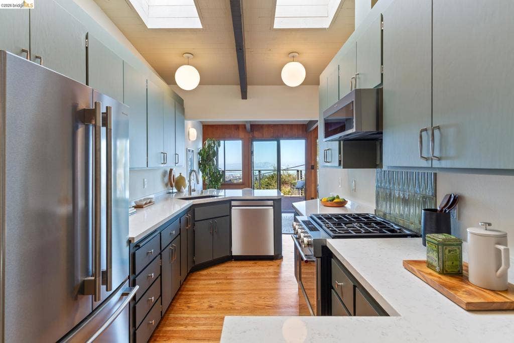 2724 Shasta Road, Berkeley, CA 94708 2724 Shasta Road, Berkeley, CA 94708
