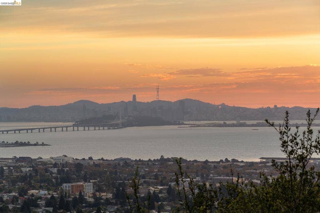 2724 Shasta Road, Berkeley, CA 94708 2724 Shasta Road, Berkeley, CA 94708