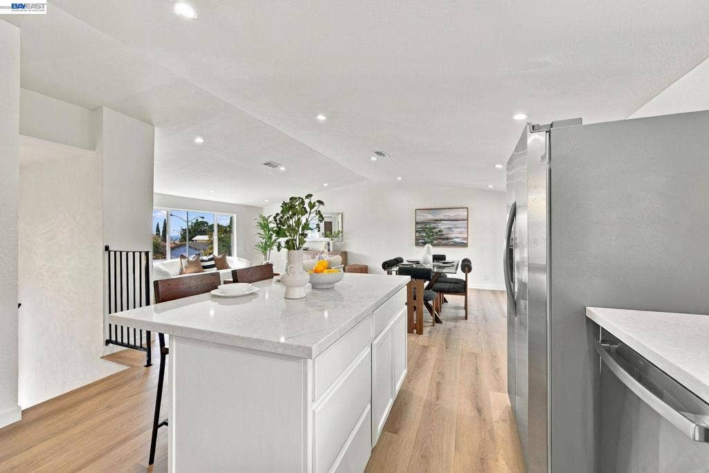 373 Appian Way, Union City, CA 94587