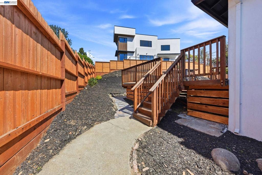 373 Appian Way, Union City, CA 94587