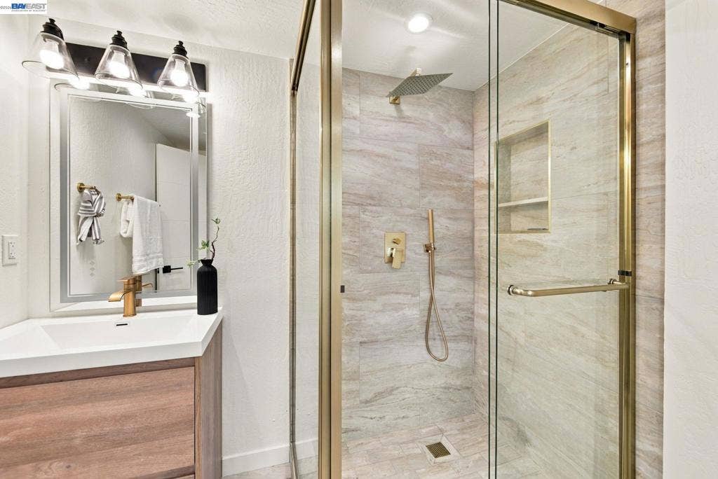 373 Appian Way, Union City, CA 94587
