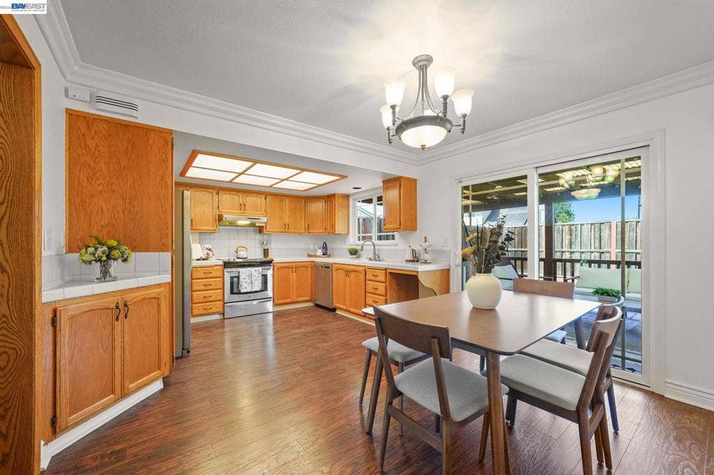 6137 Bennington Dr, Newark, CA 94560