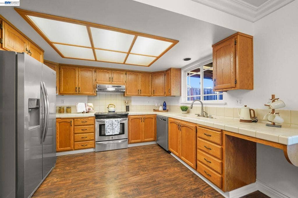 6137 Bennington Dr, Newark, CA 94560