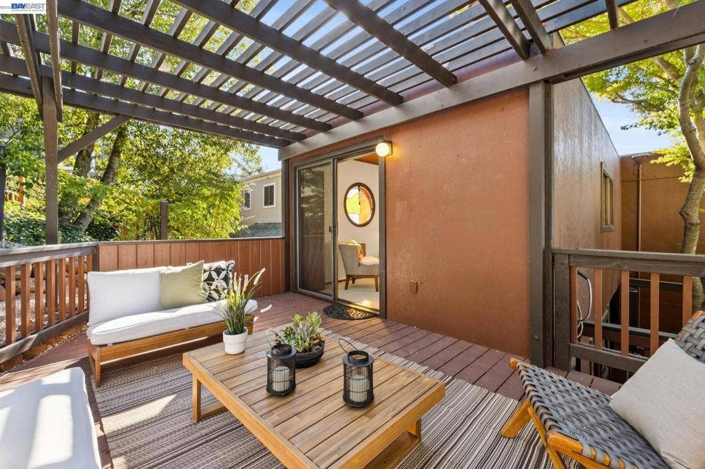 1085 STERLING AVE, Berkeley, CA 94708