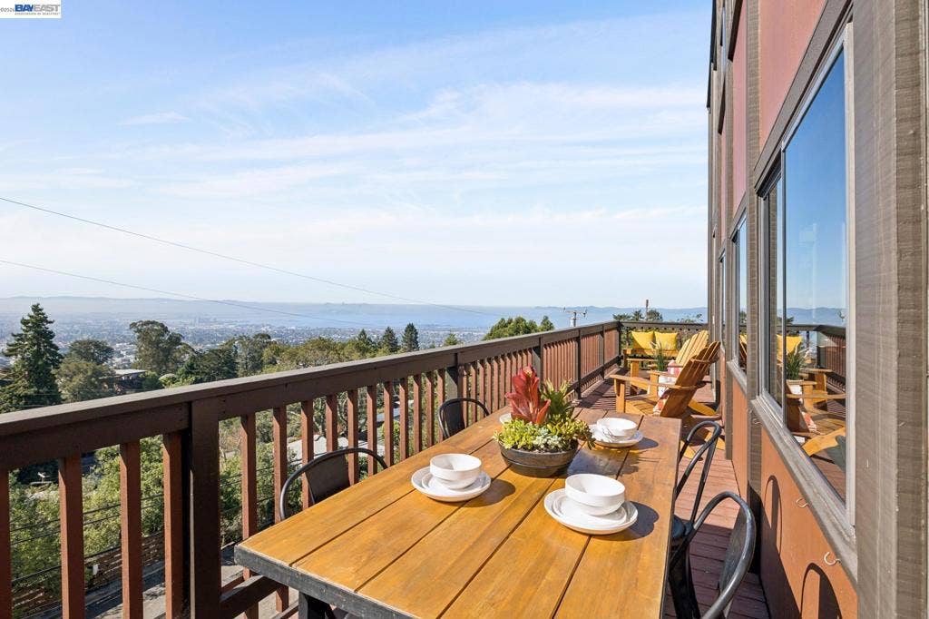 1085 STERLING AVE, Berkeley, CA 94708