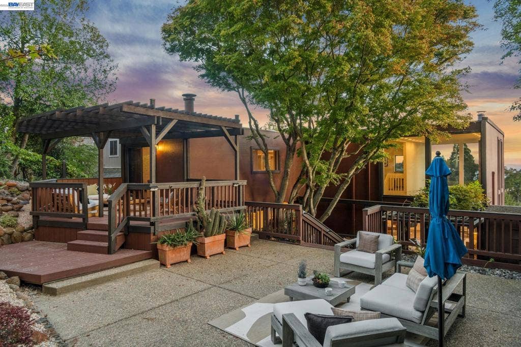 1085 STERLING AVE, Berkeley, CA 94708