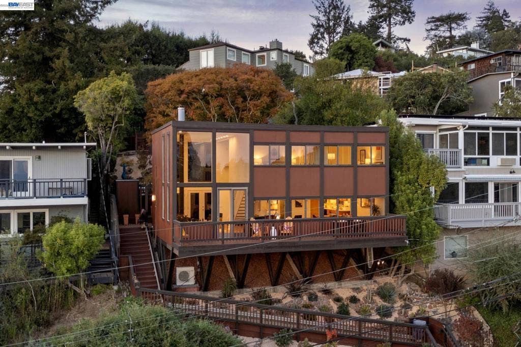 1085 STERLING AVE, Berkeley, CA 94708
