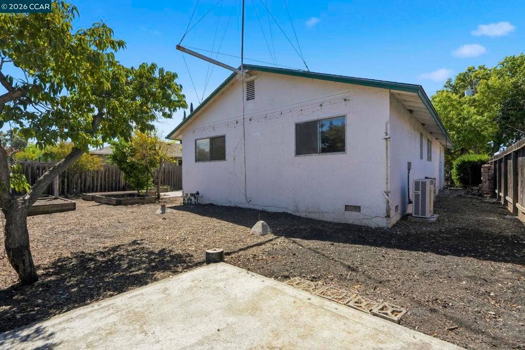2414 Charlotte Ave, Concord, CA 94518