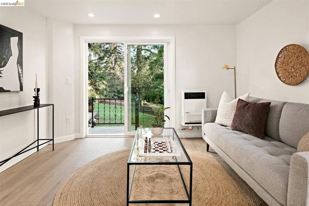 3842 Enos Ave, Oakland, CA 94619