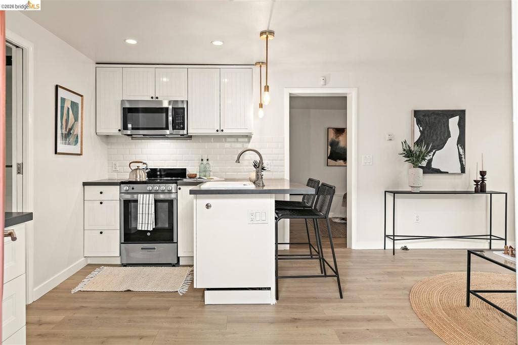 3842 Enos Ave, Oakland, CA 94619