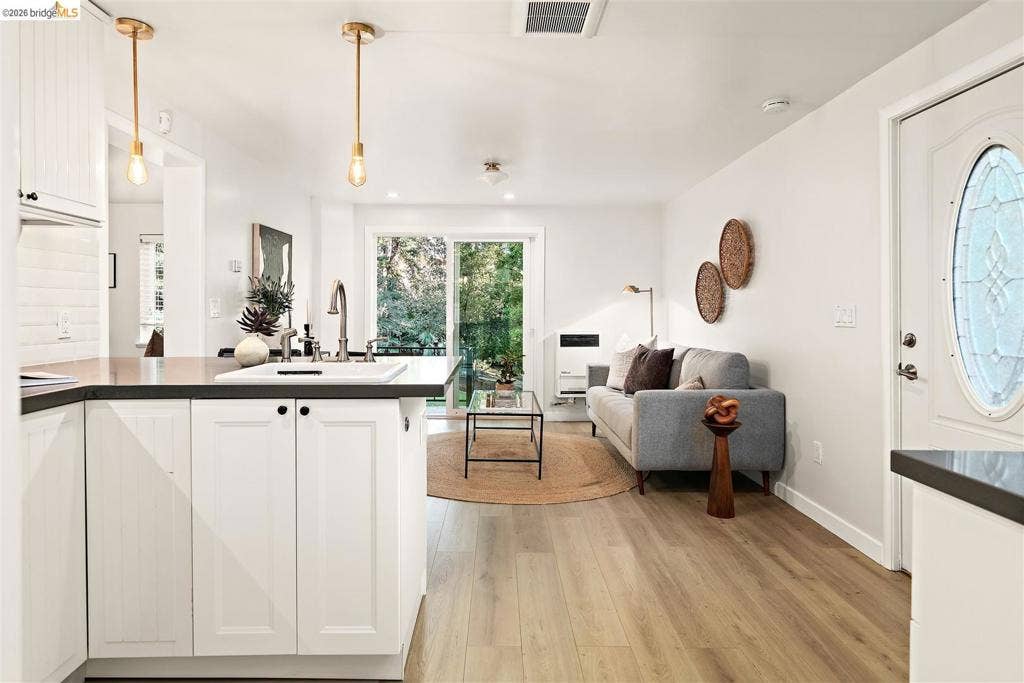 3842 Enos Ave, Oakland, CA 94619