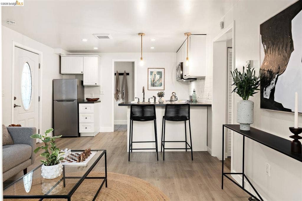 3842 Enos Ave, Oakland, CA 94619