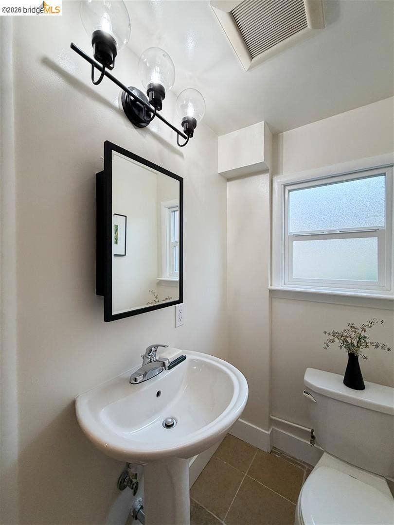 3842 Enos Ave, Oakland, CA 94619
