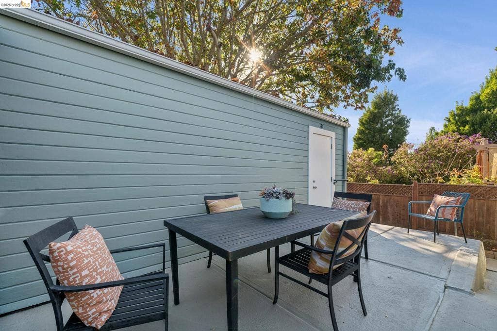 6452 Kensington Ave, Richmond, CA 94805