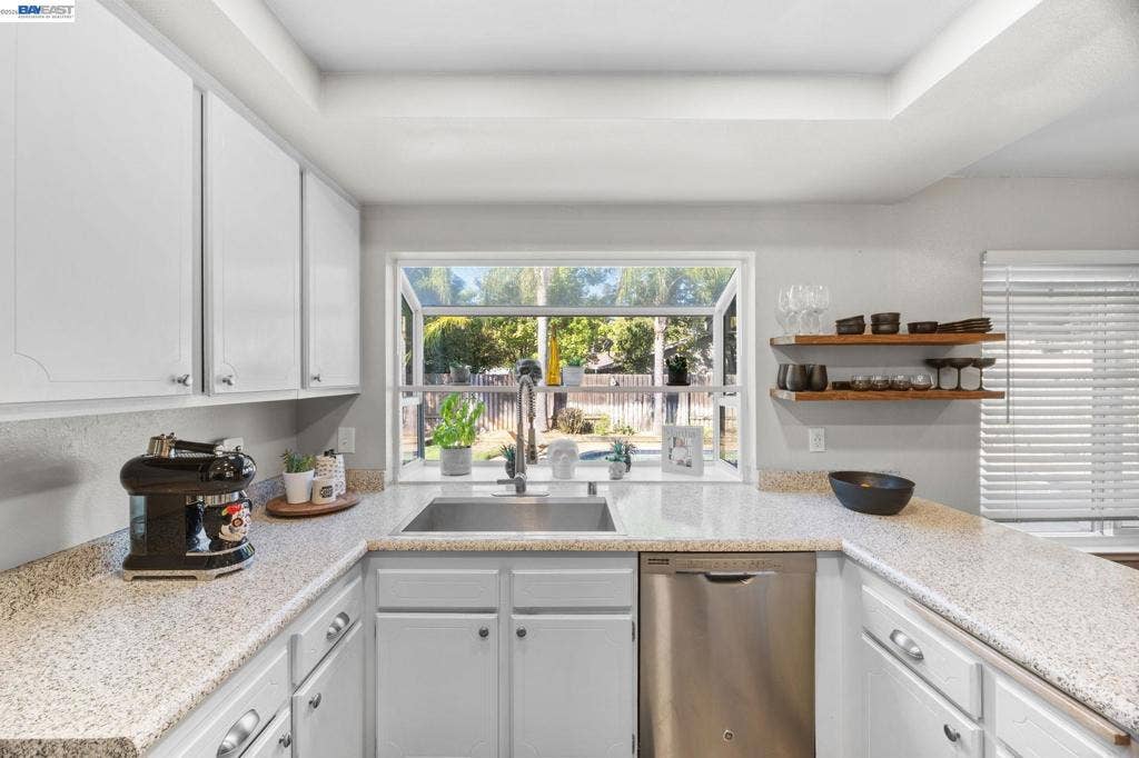 9852 Vista Grande Way, Elk Grove, CA 95624