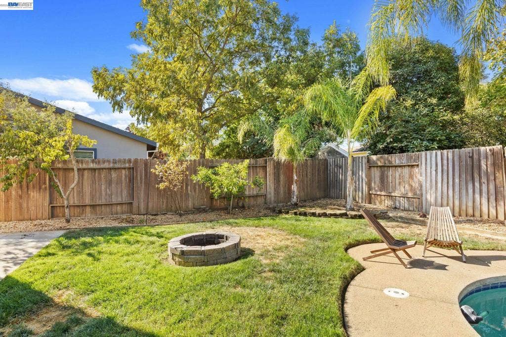 9852 Vista Grande Way, Elk Grove, CA 95624
