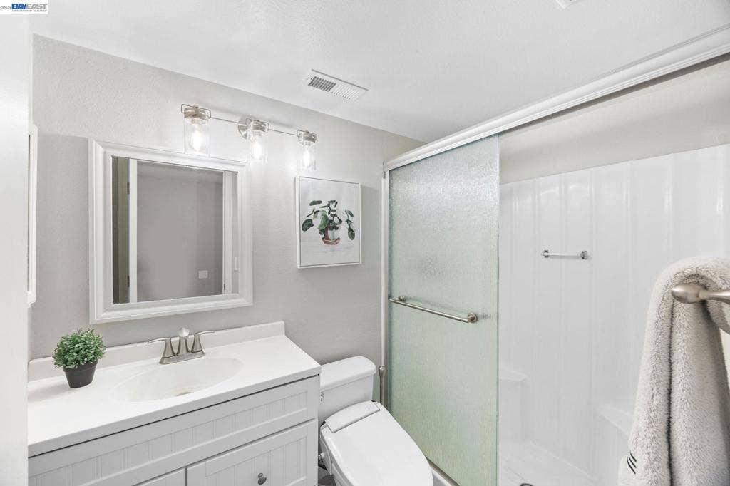 9852 Vista Grande Way, Elk Grove, CA 95624
