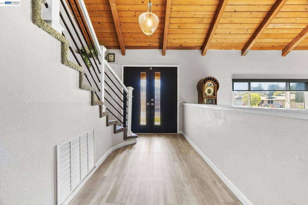 9852 Vista Grande Way, Elk Grove, CA 95624