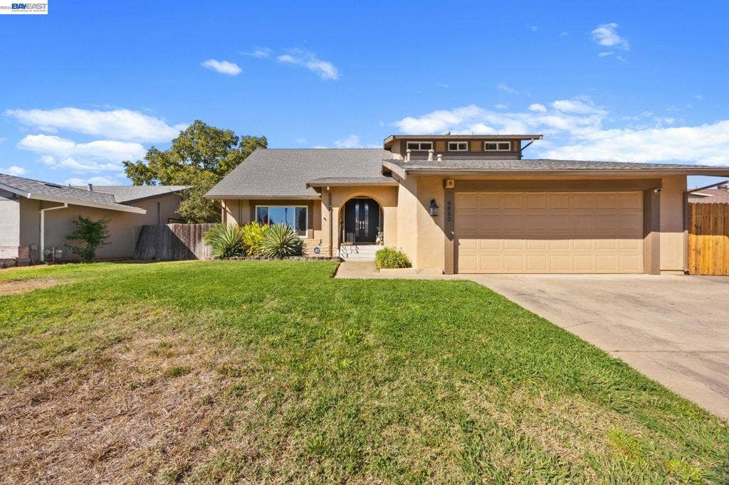 9852 Vista Grande Way, Elk Grove, CA 95624