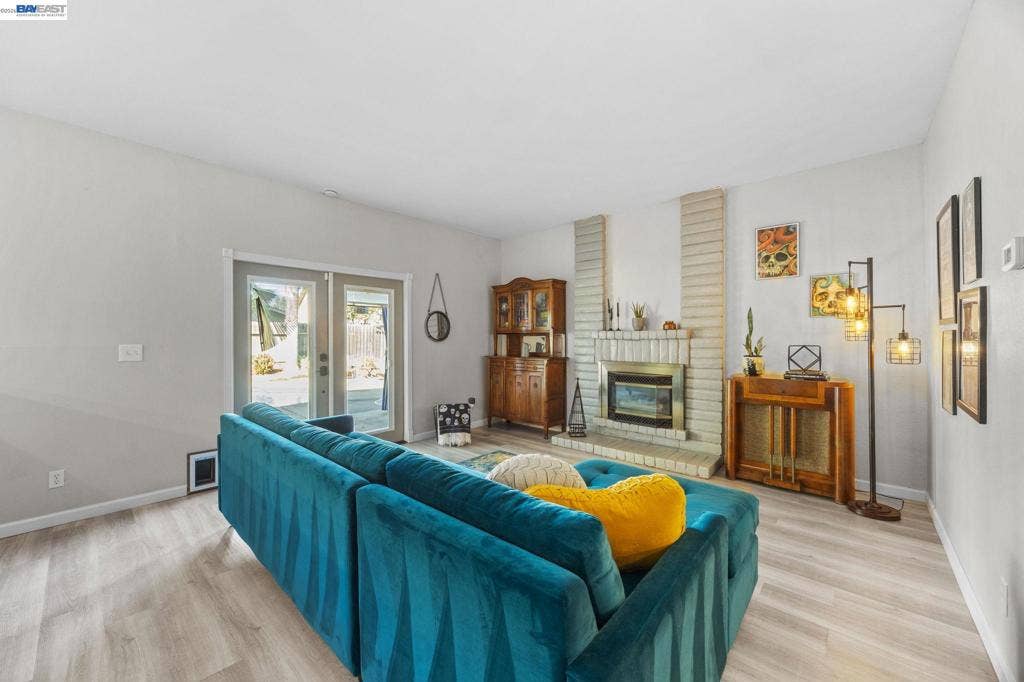 9852 Vista Grande Way, Elk Grove, CA 95624
