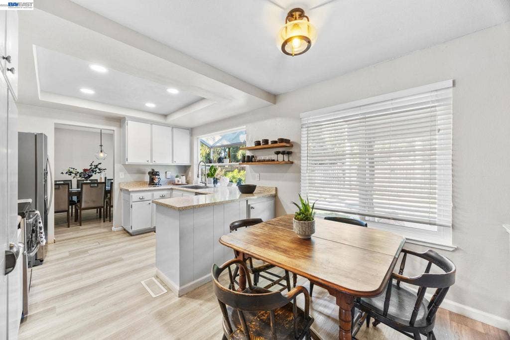 9852 Vista Grande Way, Elk Grove, CA 95624