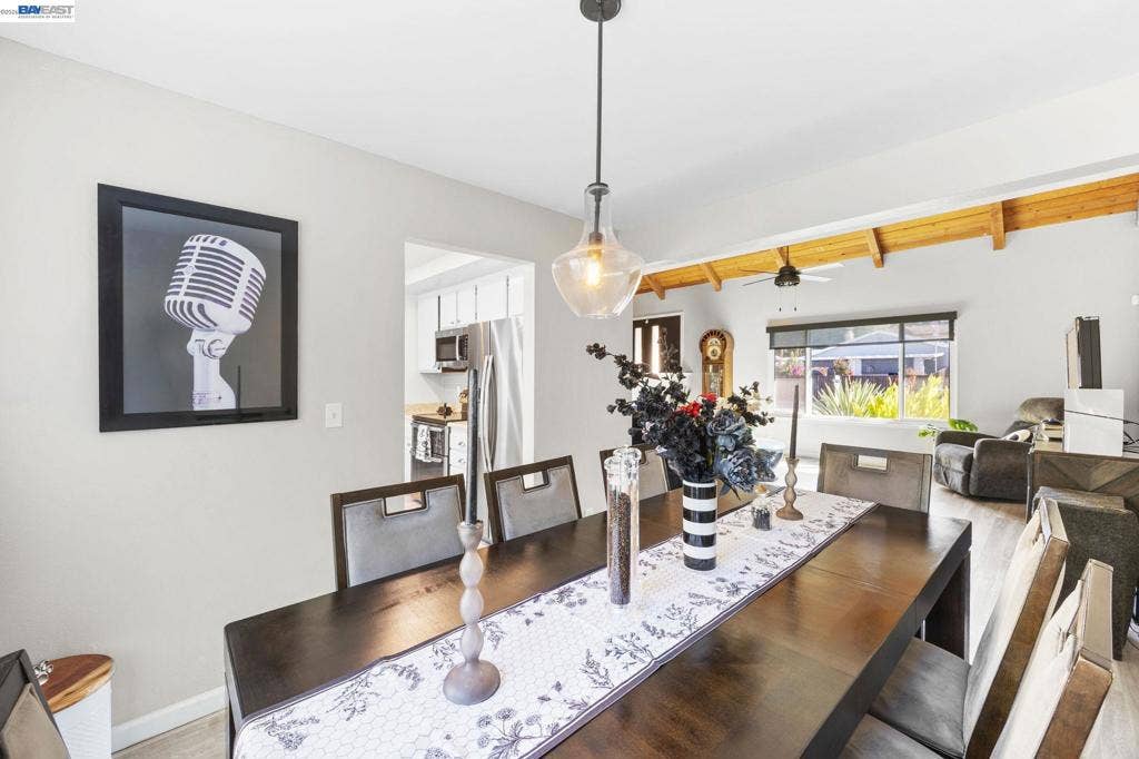 9852 Vista Grande Way, Elk Grove, CA 95624