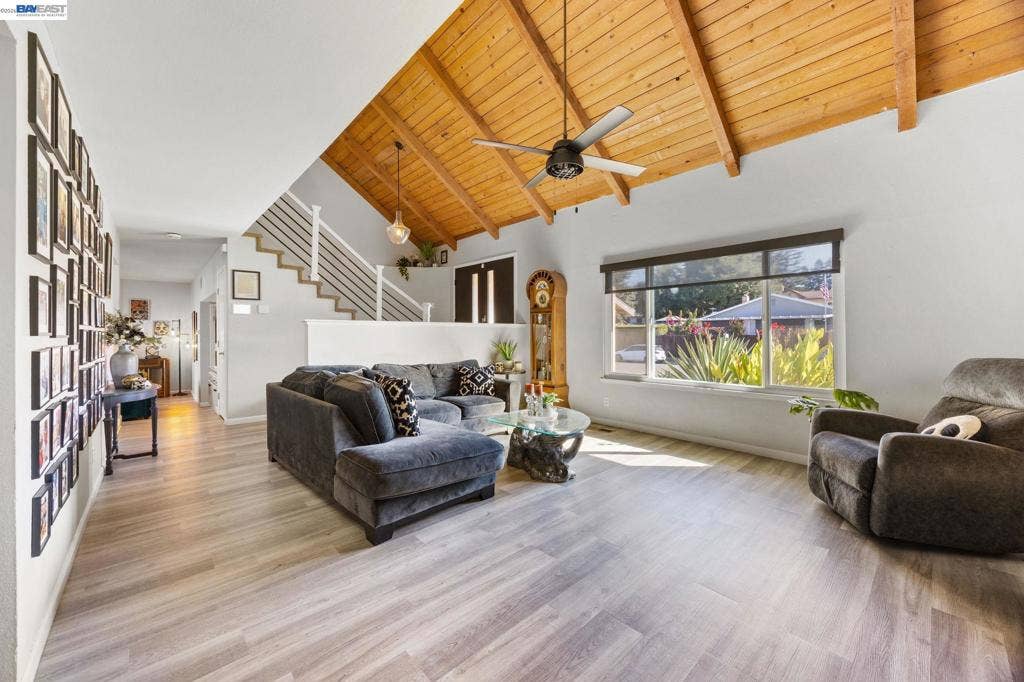 9852 Vista Grande Way, Elk Grove, CA 95624