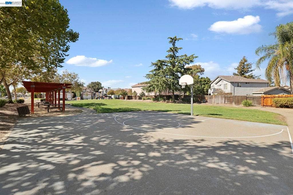 3015 Savanna Dr, Tracy, CA 95377