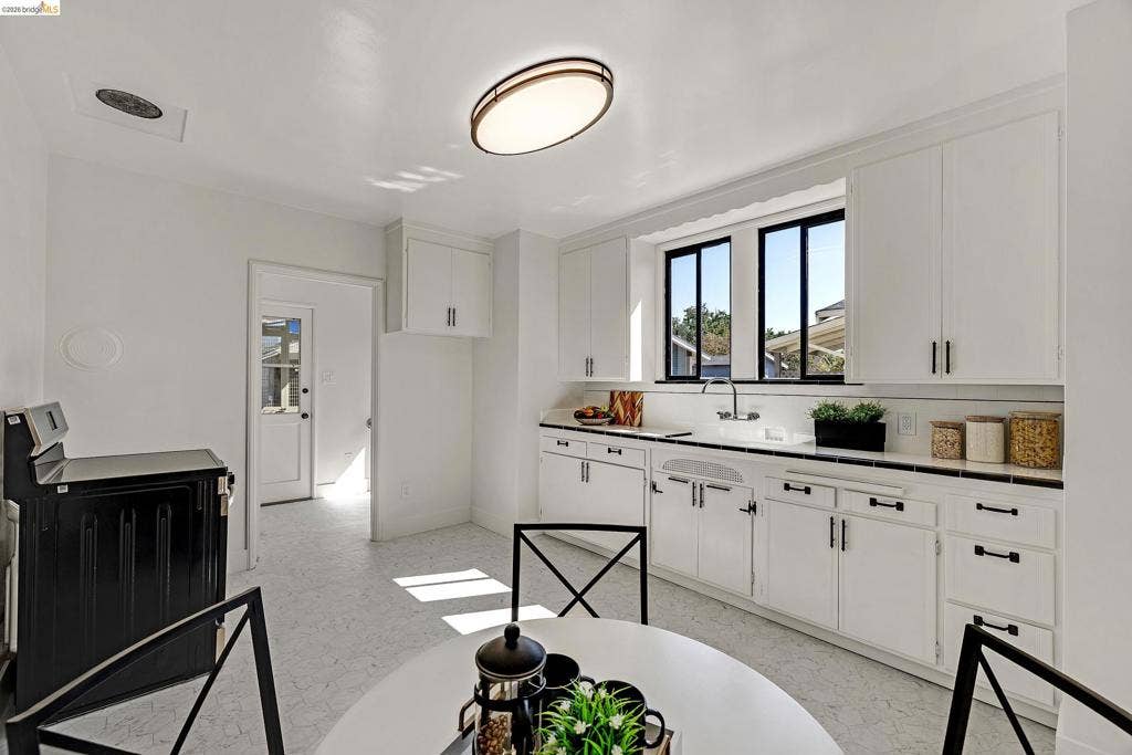 935 Key Route Blvd, Albany, CA 94706